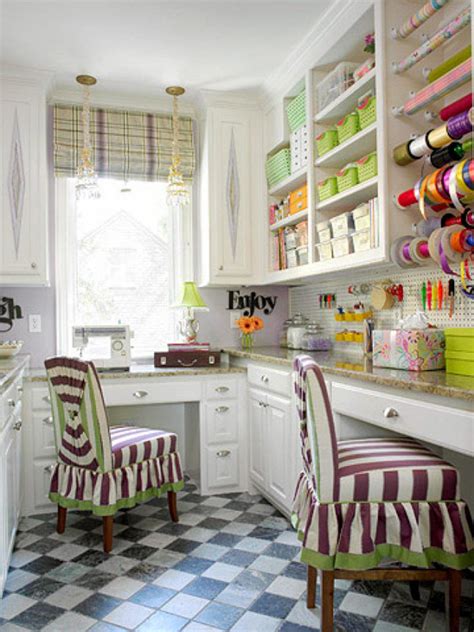 Smart ideas for organizing craft supplies in craft rooms, sewing rooms source if you're not sure how to decorate your 10×10 space lauren breklmans sure found the ticket and did a fantastic job with deal upon deal to furnish her room. Craft Room Design Ideas | InteriorHolic.com