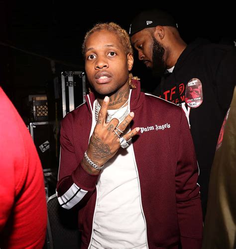 Download Chicago native Lil Durk performing for his fans | Wallpapers.com