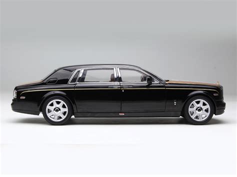 118 Kyosho Rolls Royce Phantom Ewb Black W Gold Hood Diecast Car