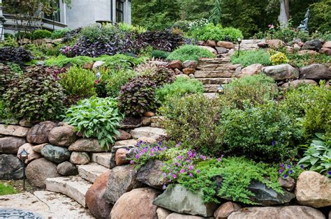 40 Retaining Wall Ideas That Will Elevate Your Landscaping