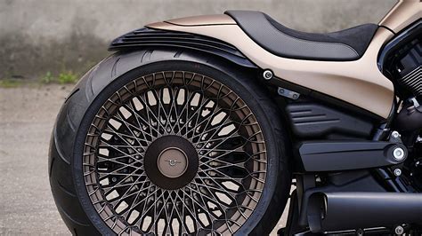 2014 Harley Davidson V Rod Uses Special Paint And Wire Wheels To Stand