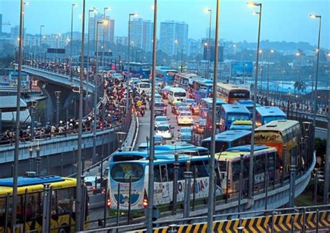 Not only are nearly all major metropolitan areas in the u.s. Singapore sends back 3 men who avoided traffic jam at JB ...