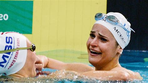 The first world record in the 100 metres sprint for women was recognised by the fédération sportive féminine internationale (fsfi) in 1922. Australia's Kaylee McKeown, 19, Smashes Women's 100m Backstroke World Record | Swimming News