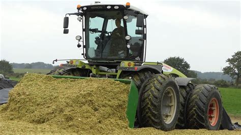 Claas Xerion 4000 Working Hard In The Stack During Corn Silage Season
