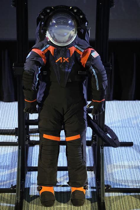 Nasas New Spacesuits Elon Musk Wants To Build A Town For Spacex And 3 Other Space Stories You