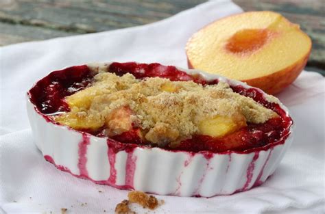 Diabetic diet and diabetic meal plan recipes for great tasting desserts and food. Peach and Raspberry Crumble | Recipe | Raspberry crumble, Dessert recipes, Baking sweet