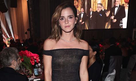 Emma Watson Fue A Los Oscar Con Dos Looks Espectaculares