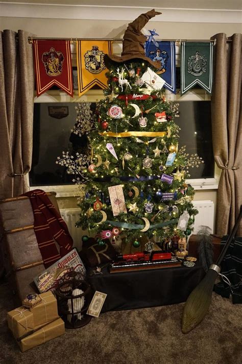 John and i initially tossed around. This Harry Potter Christmas Tree Is Pure Holiday Magic ...