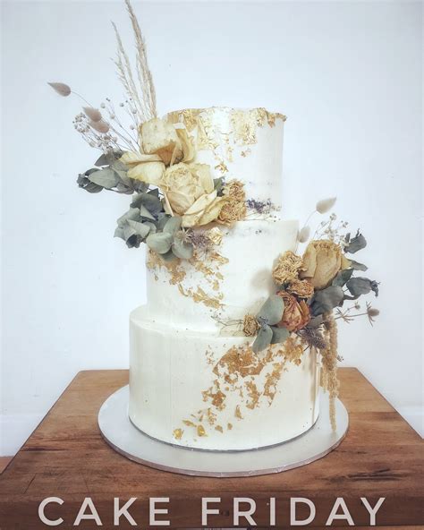 Sep 28, 2021 · in lieu of fresh flowers, she chose a dried wildflower flower bouquet and matching boutonniere for the groom. Buttercream Wedding Cake. Cake Friday Wellington | Wedding ...