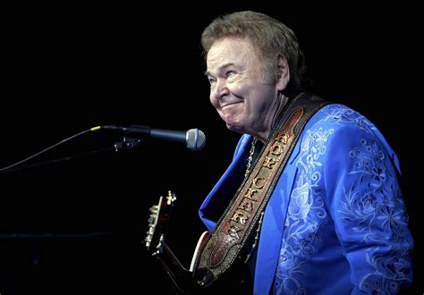 Roy Clark Country Guitar Virtuoso Hee Haw Star Has Died