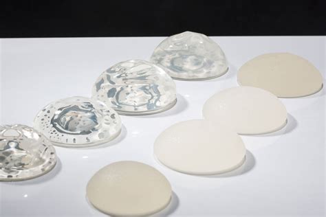 Surgeon Weighs In On Textured Breast Implants Washington University Babe Of Medicine In St