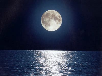 Luna plina este faza lunara in timpul careia noi vedem astrul noptii ca un disc stralucitor, intreaga unii specialisti in tectonica pamantului pun in relatie luna plina si cu activitatea seismica, fara a putea. Ne asteapta noaptea cu LUNA PLINA.. =)) | Aroma Vieţii