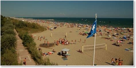 However, it ceased operations in 2010 and was transformed into a cultural centre. The Beach at Union Lido