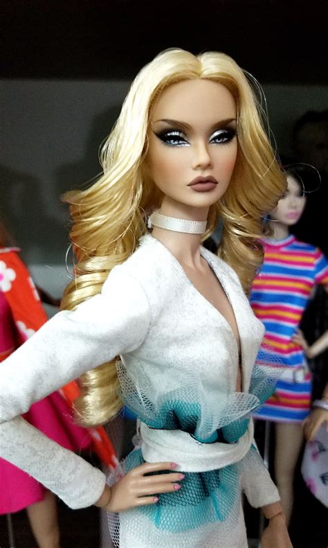 I Cant Stop Looking At Her 😍😍😍 Dress Barbie Doll Beautiful Barbie Dolls Fashion Dolls