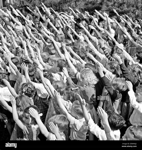 Bellamy Salute By American School Children About 1938 Stock Photo Alamy