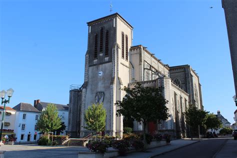 Eglise Saint Pierre Aux Liens La Loire à Vélo
