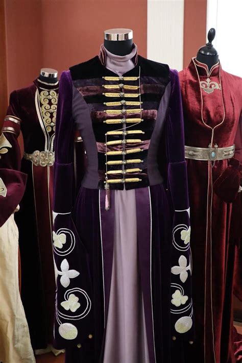 Uğraşmak Birşeyin Sahibi Uydurma Circassian Traditional Dress Yüzde