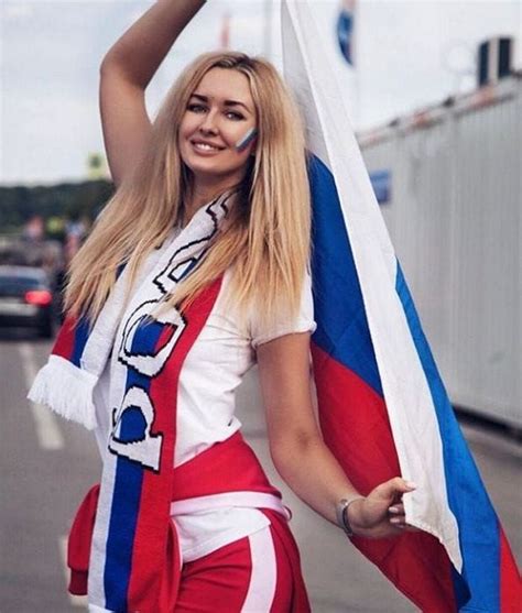 31 pics of gorgeous fans of the fifa world cup 2018 to entertain you 06 hot football fans
