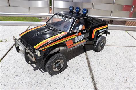 Star race car lightning mcqueen and his pal mater head overseas to compete in the world grand prix race. Toyota Hilux 58028 Pickup ready to run - Tamiya RC & Radio ...