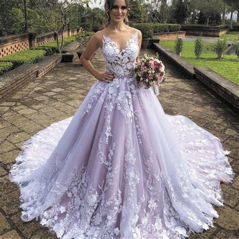 Boho Luxury Wedding Dresses 2020 Lace Applique Floral Elegant Purple