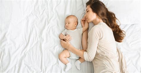 The Truth About The Benefits And Risks Of Co Sleeping Secret Life Of Mom