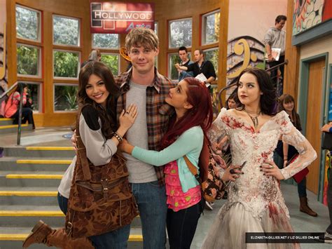 We have 3 girls : Image - 3 Girls and a Moose (3).jpg | Victorious Wiki ...