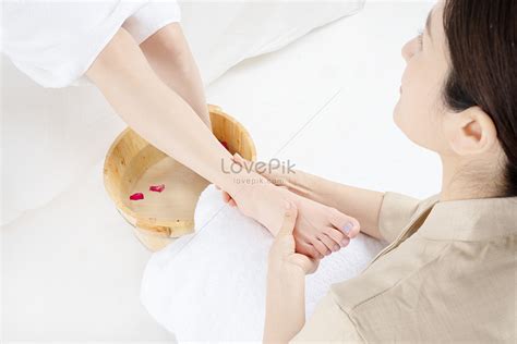 Female Foot Massage Picture And Hd Photos Free Download On Lovepik