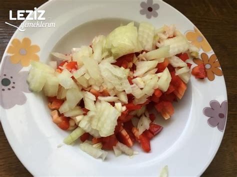 1 porsiyon (orta) patlıcan kebabı kaç kalori? Kıymalı Bostan Patlıcan Kebabı Tarifi - Leziz Yemeklerim