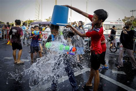 A Very Wet New Year Thai Celebrate Songkran Water Festival Daily Sabah