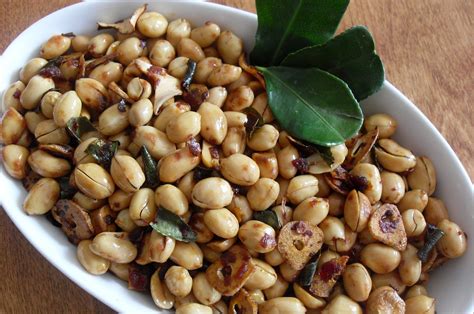 Tumis kacang panjang adalah salah satu resep masakan tradisional yang praktis. Resep Masakan Indonesia: Resep Kacang Panggang Daun Jeruk