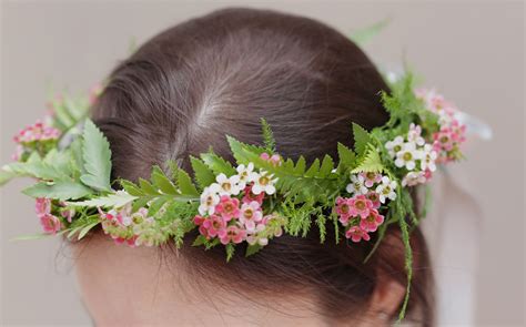hair wreath image polka dot bride