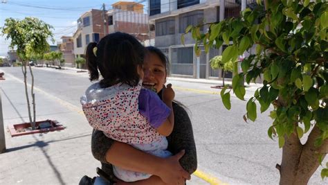 Mamá Pide Ayuda Para Operar A Su Hija De 2 Años Que Perdió La Vista De