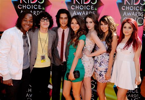 Nickelodeons 23rd Annual Kids Choice Awards Avan And Victoria Photo