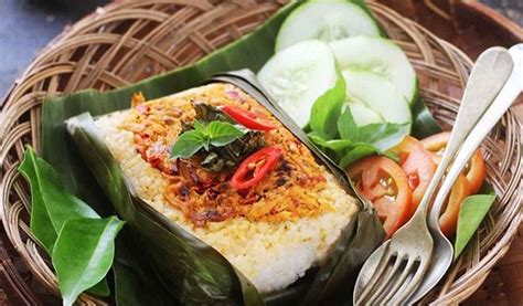 Pentol bakso kerap ditemukan di berbagai wilayah di indonesia. Resep Makan Siang Lezat dengan Nasi Bakar Gurih Isi Ayam ...