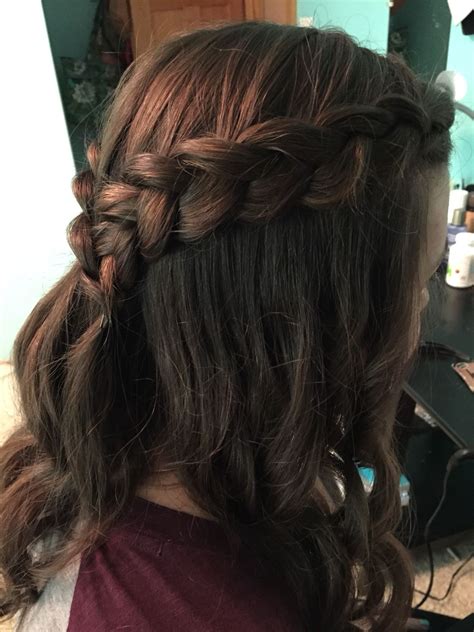 Nine times out of 10, getting your hair braided is an investment of time and money, so you want 'em to last for as long as possible. Half-Up Half-Down Dutch Braid | Peinados, Trenzas ...