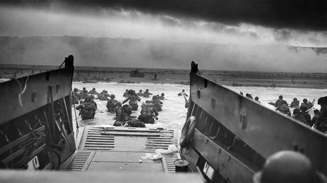 1366x768 Resolution Mens Army Suit D Day War Monochrome World