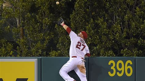 Mike Trout Robs Home Run Video Of Angels CF Vs Mariners Sports
