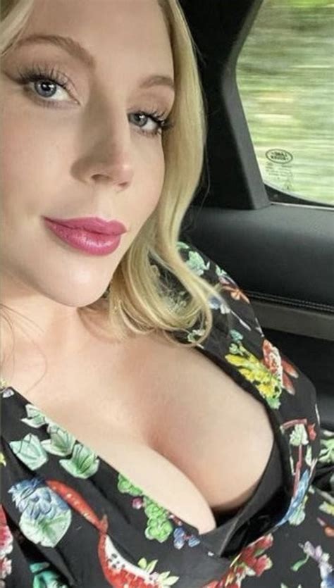Babes To Love On Twitter Katherine Ryan 🔥 Milf Tits Faketits Cleavage