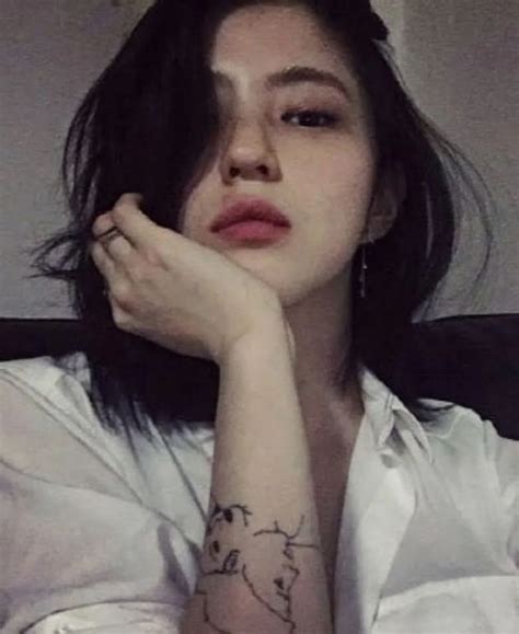 Han So Hee Is Going Viral For Her Pre Debut Aesthetic Here S What She