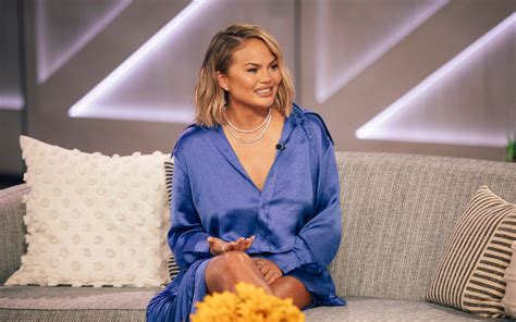 Chrissy Teigen Sets A New Trend The Floor Forest Homes Gardens