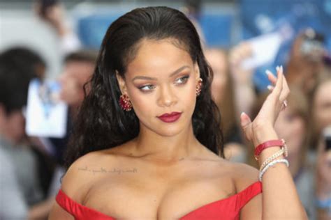 Rihanna Is 2017’s Most Streamed Female Artist On Spotify Platinummics