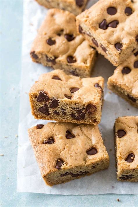 Irresistible Chocolate Chip Cookie Bars