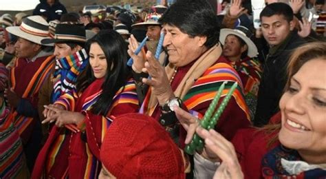 bolivians raise hands to sun to usher in aymara new year news telesur english