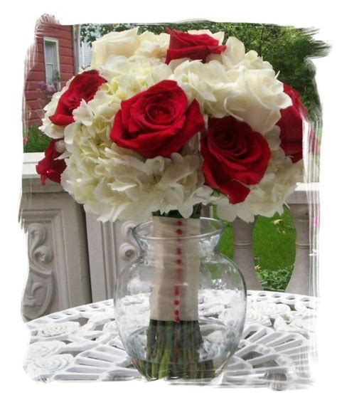 Pin By Stacy Bowen On Flower Arrangements In 2020 Red Rose Bouquet