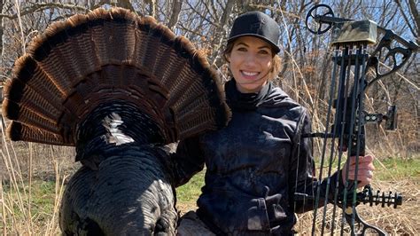 state record turkey by woman hunter turkey bowhunt longbeard bowhunters 2019 ep 2 youtube