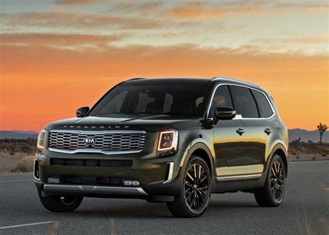 Thanks to an enlarged wheelbase, there is more foot space in the salon, and a rolling roof. Kia rolls out the all-new 2020 Telluride, a big family ...