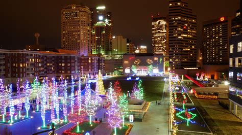 Pic Columbus Commons At Night With Holiday Lights Rcolumbus