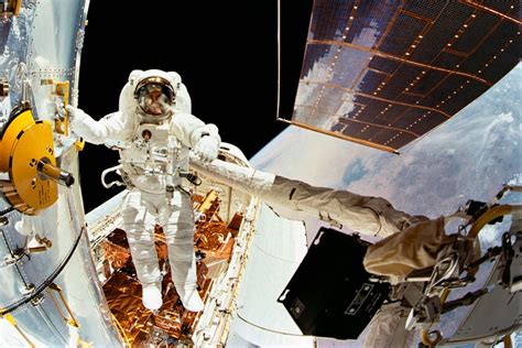 How We Fixed Hubble An Interview With Former Astronaut Story