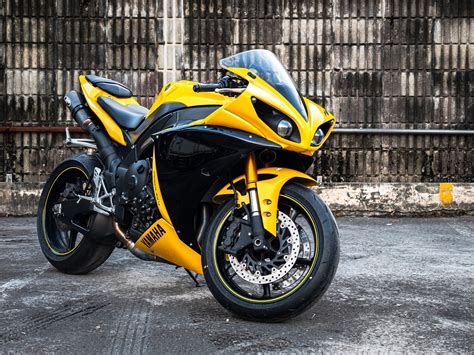 Yamaha Yzf R1 2023 Everything You Need To Know About This Super Bike