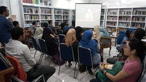 Suasana Kelas Kuliah Dunia Dosen Indonesia